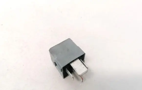 Mercedes-Benz C W203 Other relay A0025422619 4RA00779307