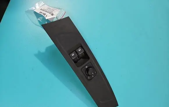 Skoda Fabia Mk4 (6VA) Electric window control switch 5G0959858D IMPRK1604546