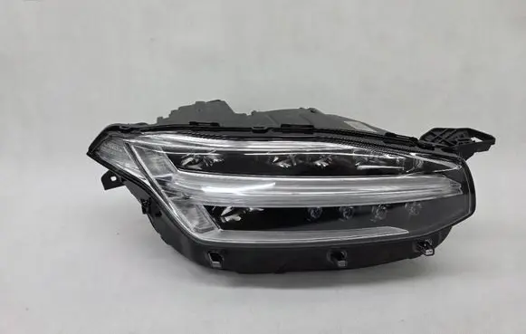 Volvo XC90 Headlight/headlamp 32262026