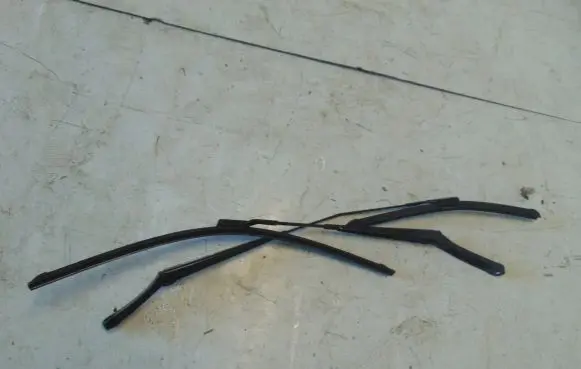 Volkswagen Golf VII Windshield/front glass wiper blade 