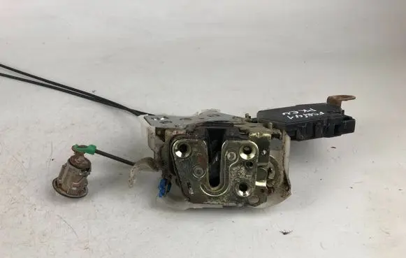 Subaru Forester SG Front door lock 61032SA070