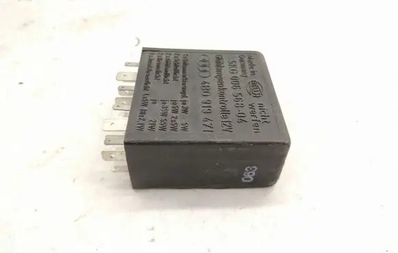 Audi A4 S4 B6 8E 8H Cruise control relay 4B0919471 5KG006568-04