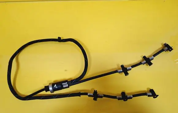 Audi A6 S6 C6 4F Fuel injector supply line/pipe 059218F