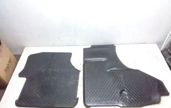 Mercedes-Benz Sprinter W906 Car floor mat set B66570007