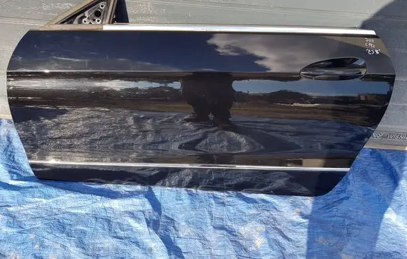 Mercedes-Benz E C207 W207 Front door DRZWIEWE207197