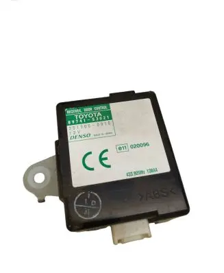 Lexus IS 200-300 Door control unit/module 8974153021 2513000010