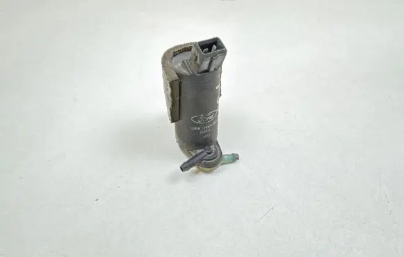 Ford Focus Windscreen/windshield washer pump 93BB17K624BA D00LA