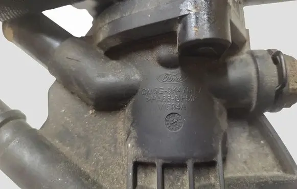 Ford Focus Thermostat/thermostat housing CM5G9K478FA