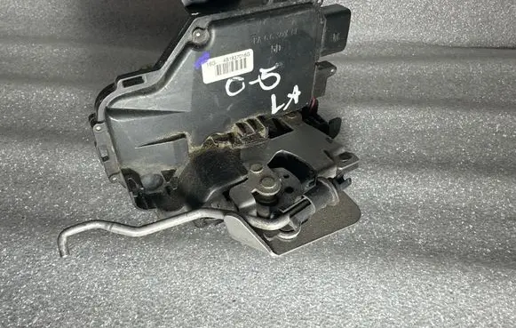 Audi A6 S6 C5 4B Front door lock 4B1837016G PA6630XG