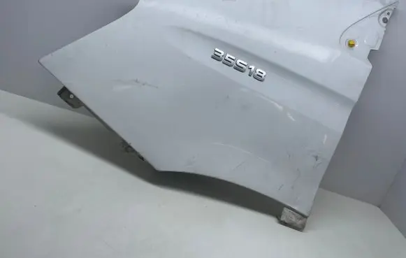 Iveco Daily 35.8 - 9 Fender