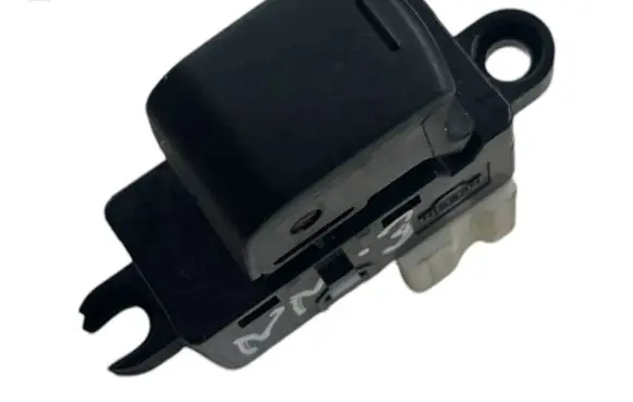 Nissan X-Trail T30 Electric window control switch