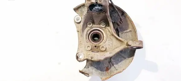 Volkswagen PASSAT B6 Front wheel hub