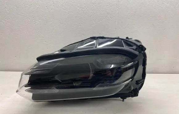 Porsche Taycan 9J1 Headlight/headlamp 9JA941005B 135700175571