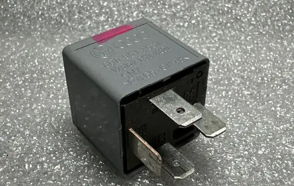 Audi Q7 4L Other relay 8D0951253A