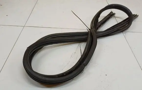 Renault Scenic II - Grand scenic II Rubber seal front coupe door 
