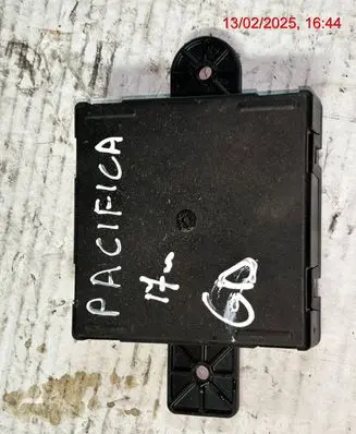 Chrysler Pacifica Sliding door control unit/module 68225096AF