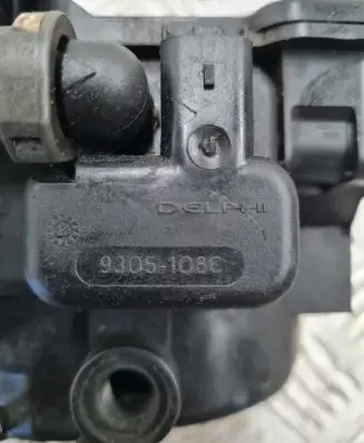 Peugeot 307 Fuel filter housing 