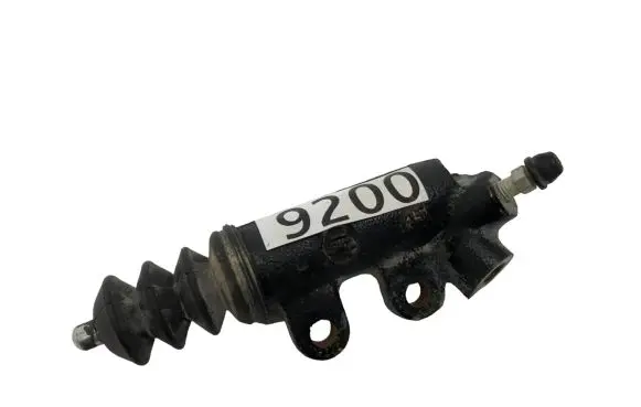 Toyota RAV 4 (XA30) Clutch slave cylinder 