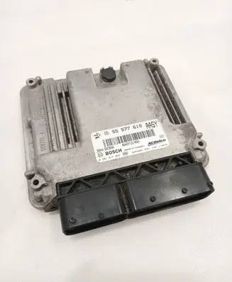 Opel Insignia A Engine control unit/module 55577619 55575349 0281017453