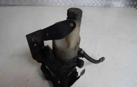 Volvo S40 Power steering pump 5N513K514AD