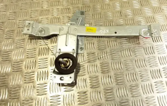 Rear door manual window regulator