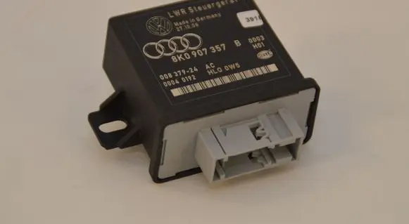 Audi A4 S4 B8 8K Light module LCM 8K0907357B