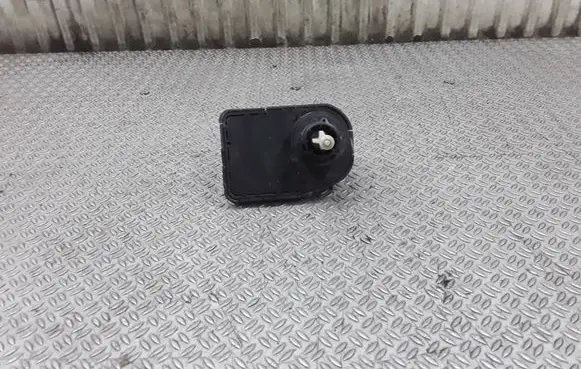Opel Astra J Headlight level adjustment motor 90565805