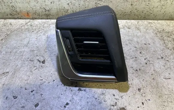 Nissan Qashqai J12 Dashboard side air vent grill/cover trim 682106UN0D 0P600852