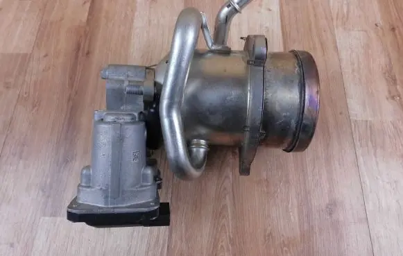 Renault Trafic III (X82) EGR valve 147100361R