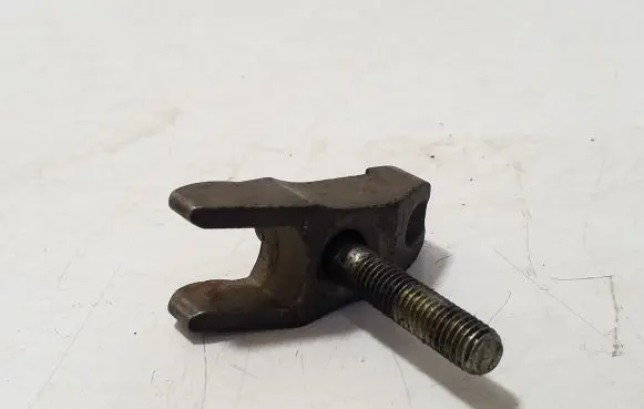 Volkswagen Transporter - Caravelle T4 Fuel Injector clamp holder