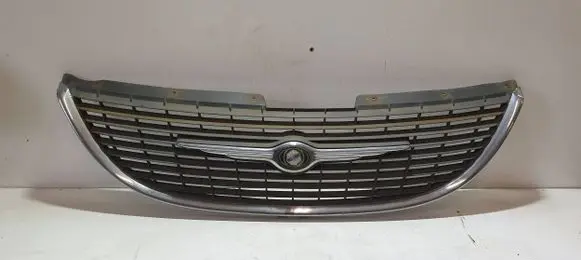 Chrysler Grand Voyager IV Front bumper upper radiator grill 4857300AA