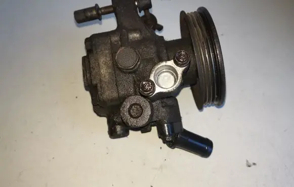 Honda FR-V Power steering pump