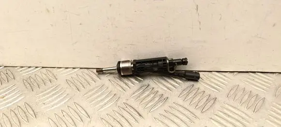 Peugeot 3008 III Fuel injector 9841159780