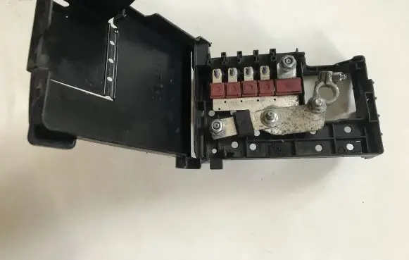 Opel Zafira C Fuse module 39153594