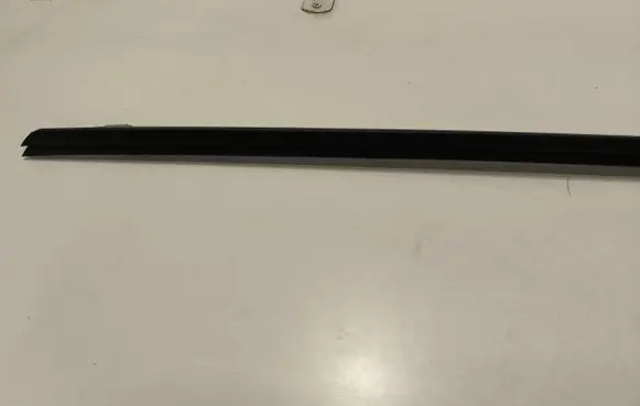 BMW X5M E70 Front door glass trim molding 720721 92122022