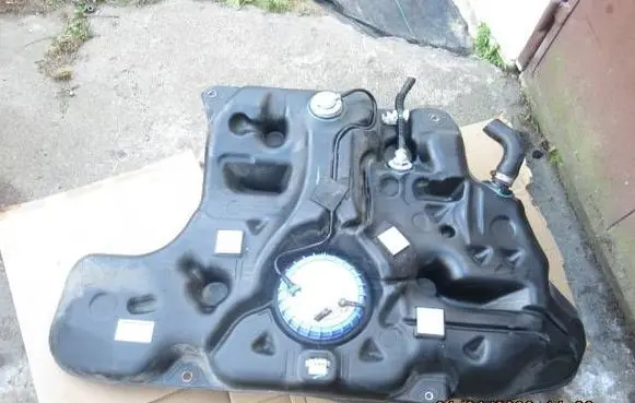 Toyota Auris E180 Fuel tank 519WL05 20131016 0519113101