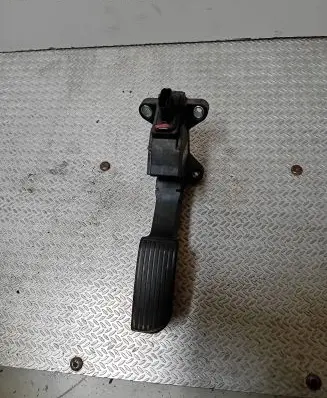 Peugeot 108 Accelerator throttle pedal 781100H040 09554989199