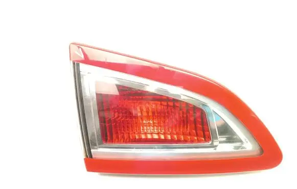 Tailgate rear/tail lights