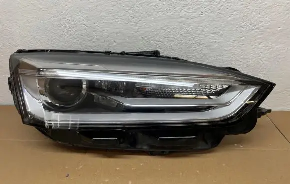 Audi A5 Headlight/headlamp 8W6941006C