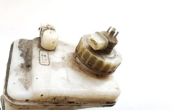 Toyota Aygo AB10 Brake fluid reservoir 020425444