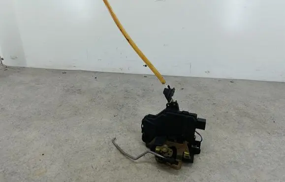 Audi A2 Front door lock 