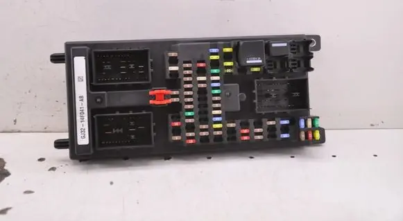Land Rover Range Rover Evoque L538 Fuse module GJ3214F041AB