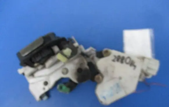 Nissan Sunny Rear door lock