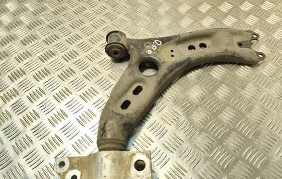 Volkswagen PASSAT B7 Front lower control arm/wishbone