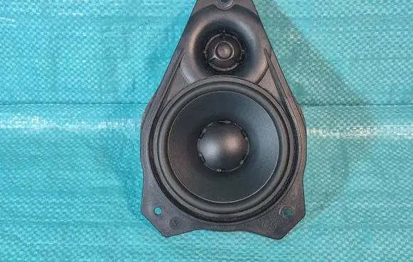 Volkswagen Touareg II Panel speaker 7P6035827 84501