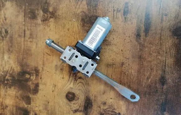 Jeep Grand Cherokee Seat adjustment motor 920425101 211218102248