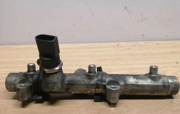 Audi A6 S6 C6 4F Fuel main line pipe 059130758 059130089D