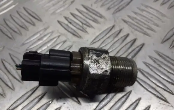 Subaru Forester SH Fuel pressure sensor 