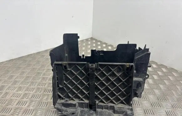 Battery box tray