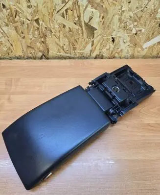 Volvo V70 Armrest 39870952